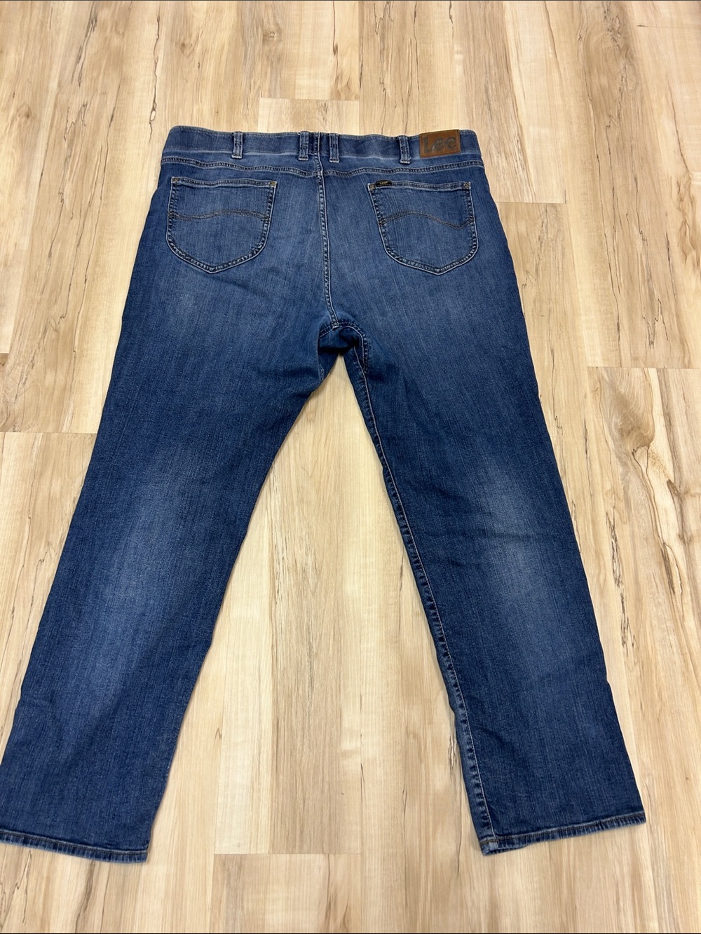 Lee Men’s Straight Jeans in Medium Blue Wash 44 x 34 image 4